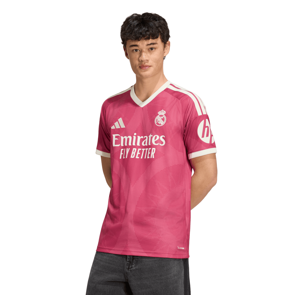 IA7520_3_APPAREL_On Model_Standard View_transparent